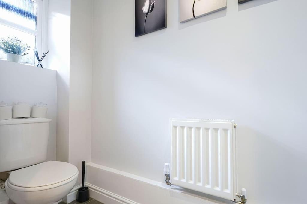 Holiday home Comfy Mk House Free Parking Fast Wifi Milton Keynes